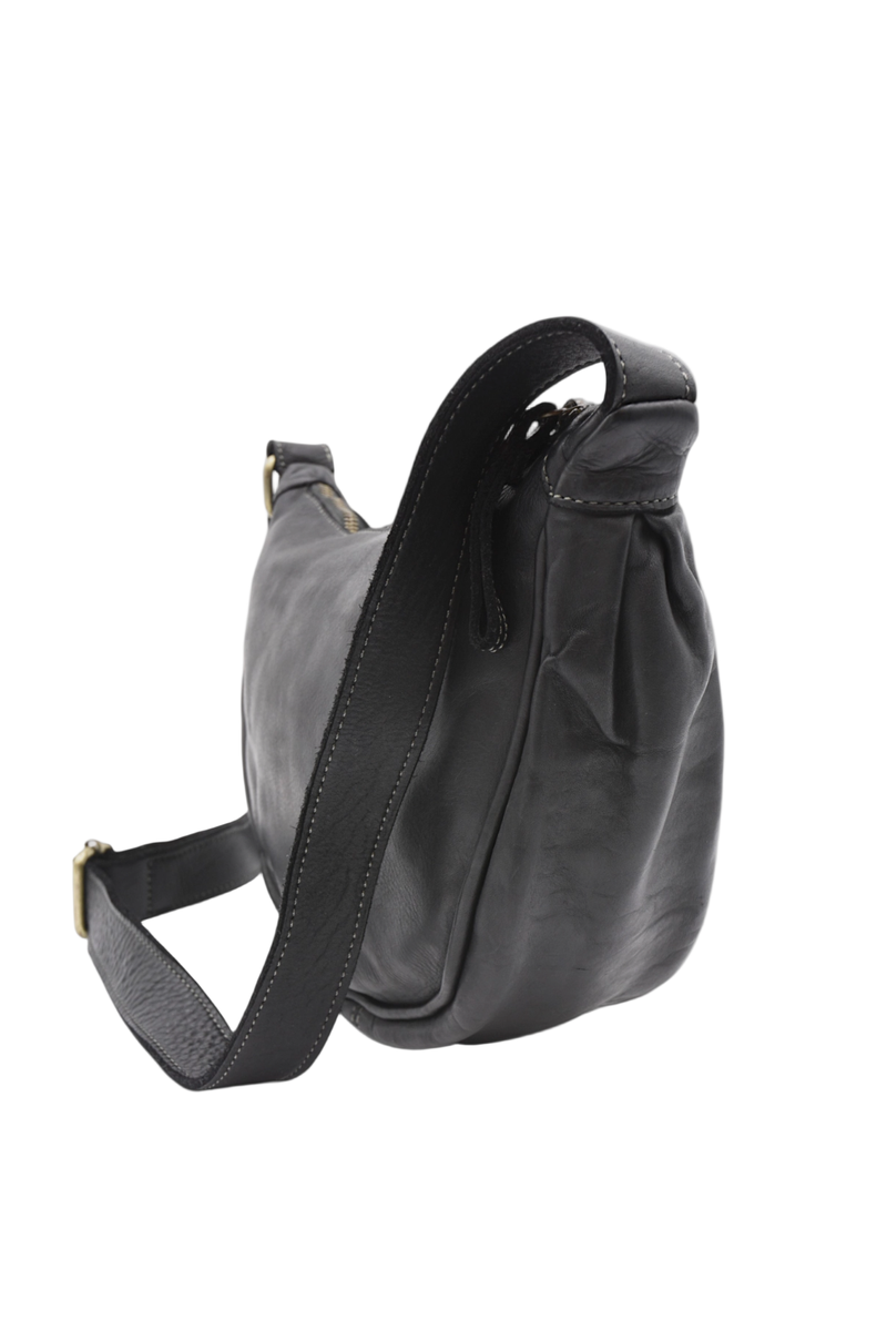 Bolsa Nova - Hug Hobo in Black