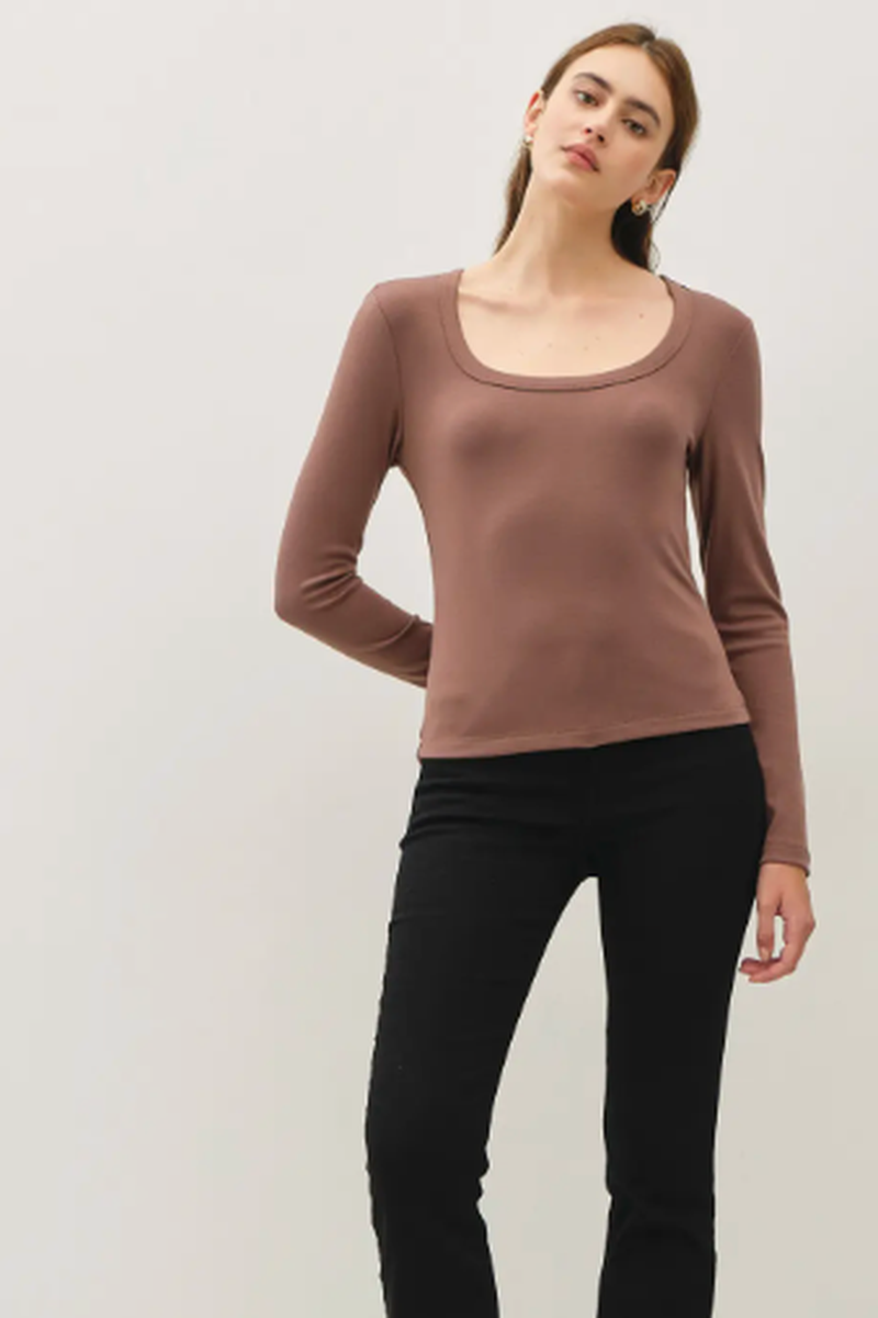 Be Cool - Basic Scoop Neck Long Sleeve Tee in Brown