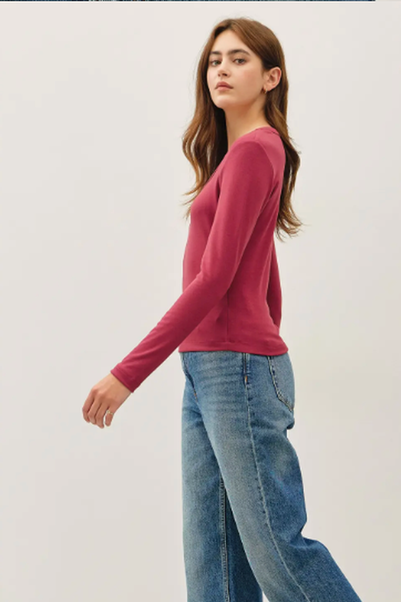 Be Cool - Basic Scoop Neck Long Sleeve Tee in Burgandy