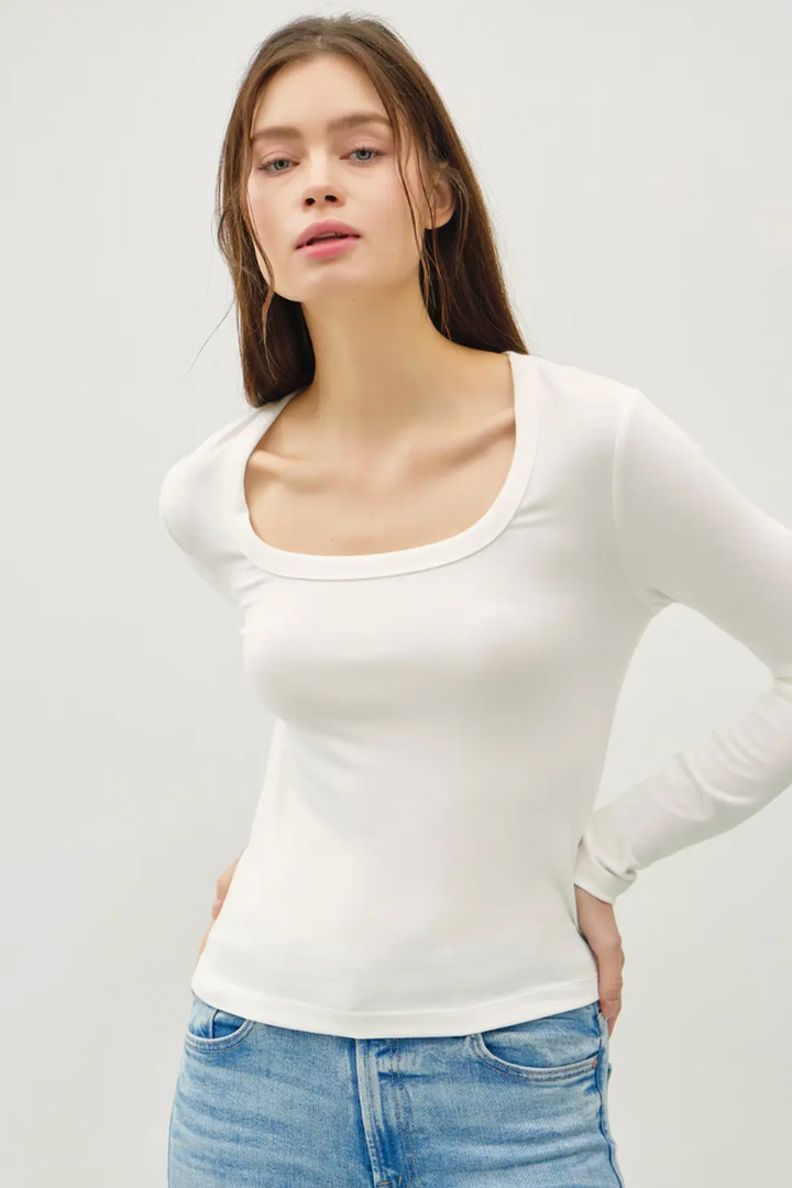 Be Cool - Basic Scoop Neck Long Sleeve Tee in Ivory