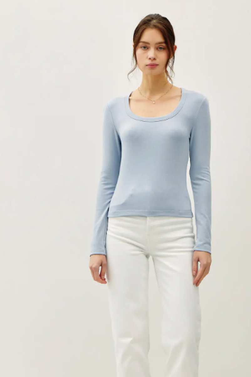Be Cool - Basic Scoop Neck Long Sleeve Tee in Sky