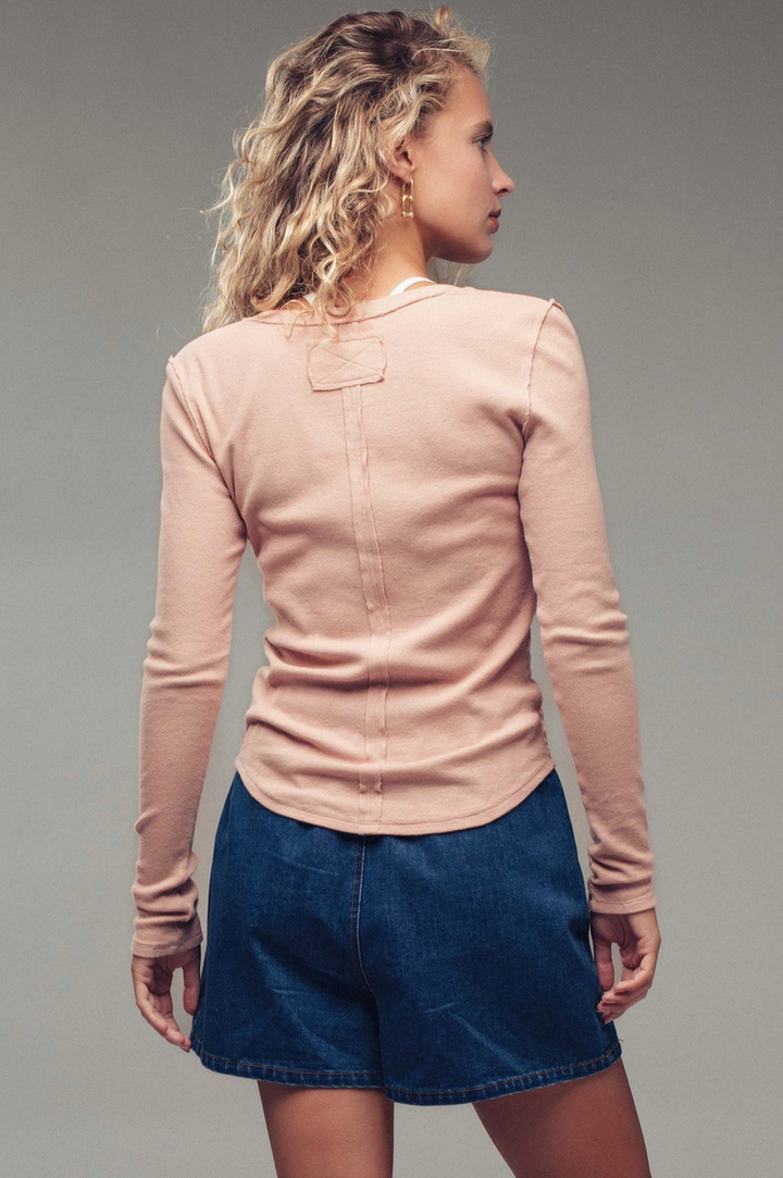 Urban Daizy - Ribbed Henley Long Sleeve Top in Pink Clay