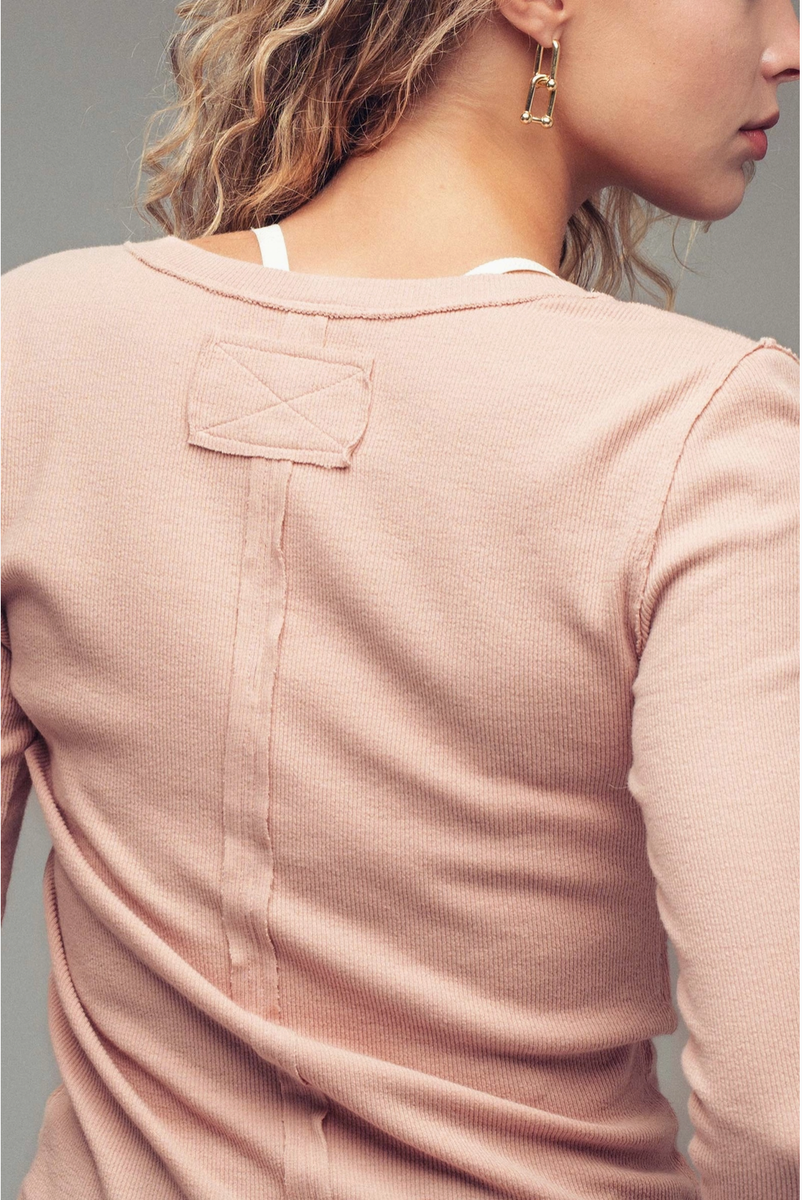 Urban Daizy - Ribbed Henley Long Sleeve Top in Pink Clay
