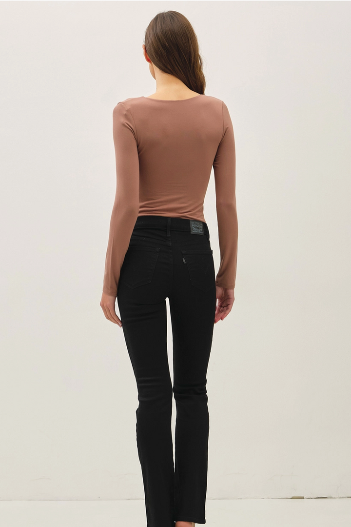 Be Cool - Basic Long Sleeve Top in Chocolate Milk
