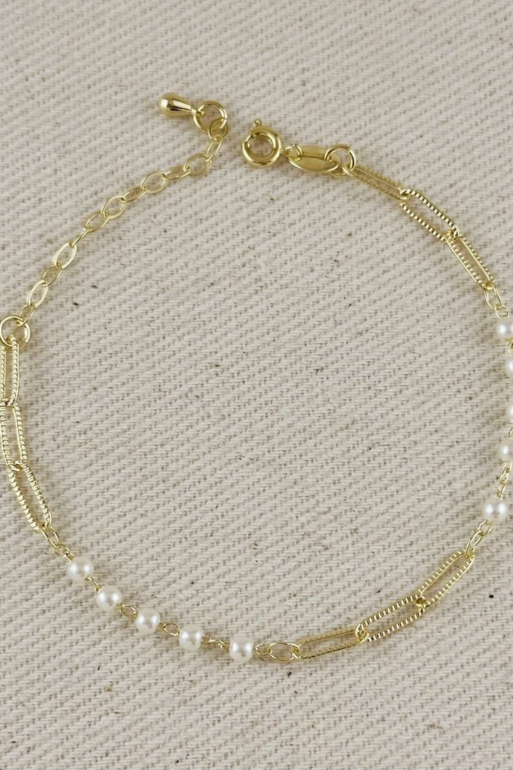 GoldFi - 18k Gold Filled Diamond Cut Paperclip and Pearls Bracelet