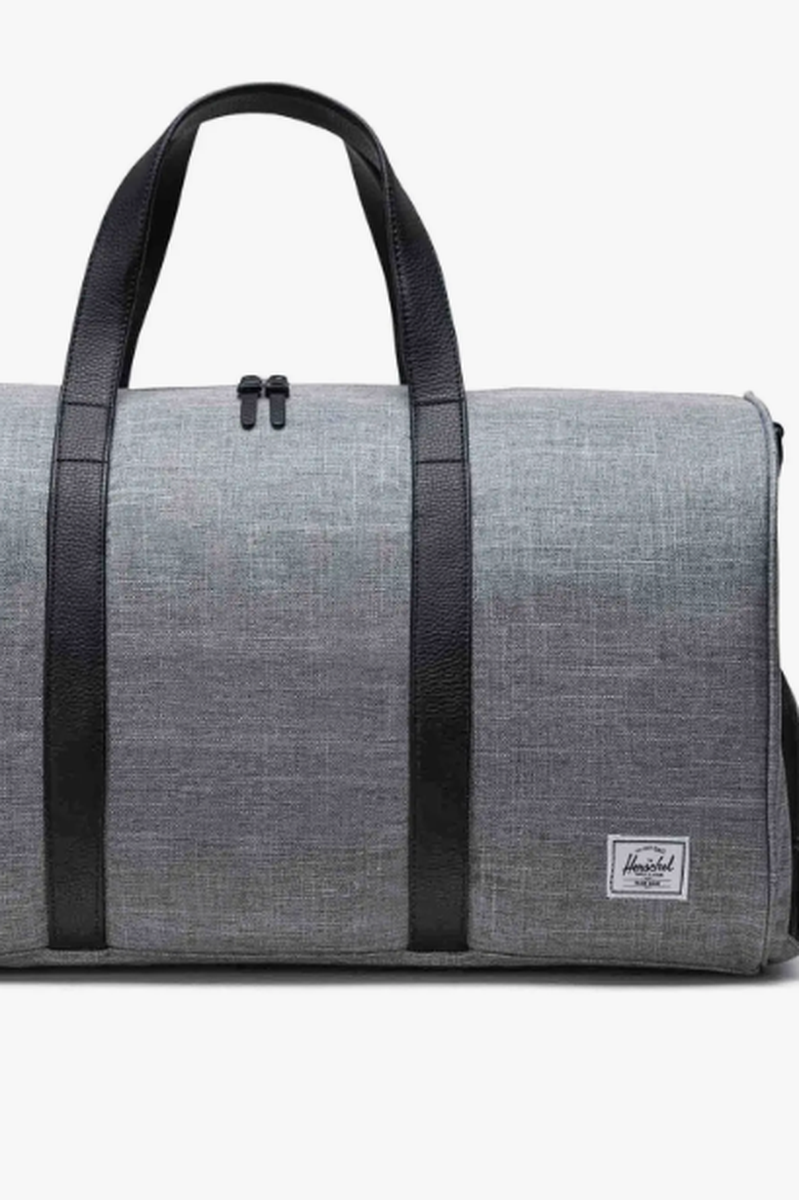 Herschel - Herschel Novel™ Duffle - 43L in Raven Crosshatch