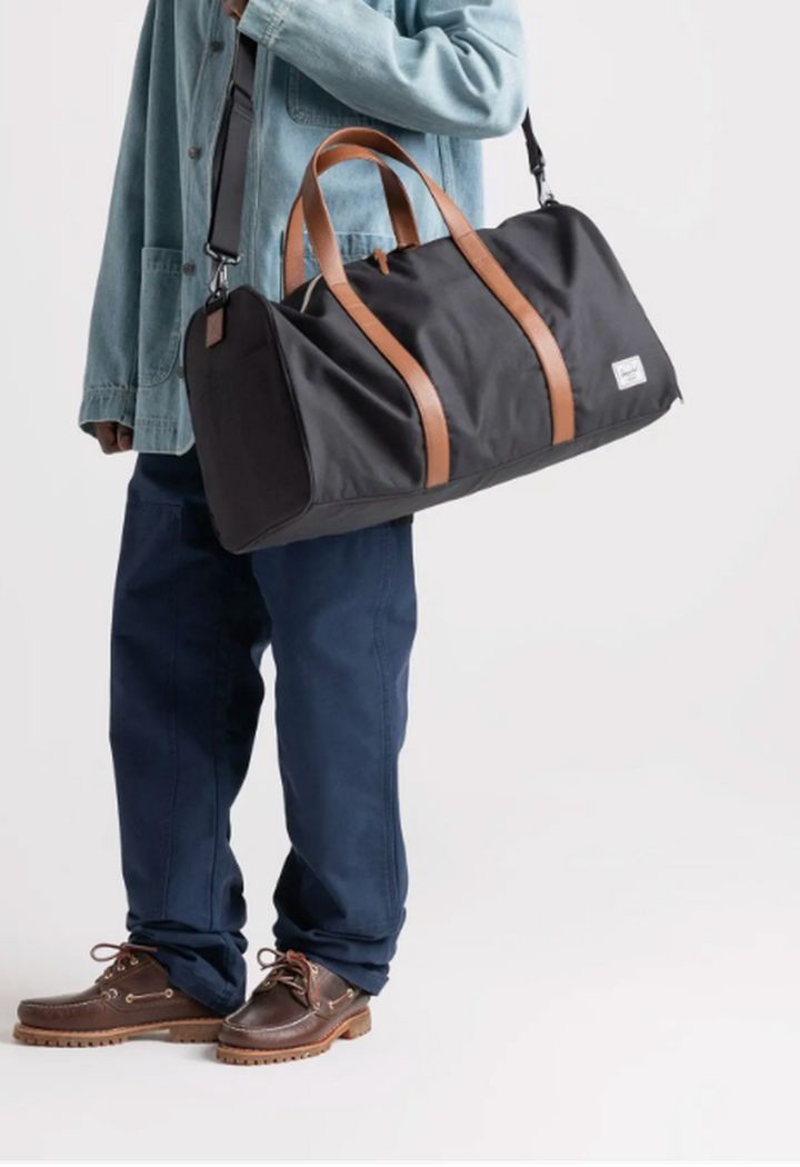Herschel - Herschel Novel™ Duffle - 43L in Raven Crosshatch