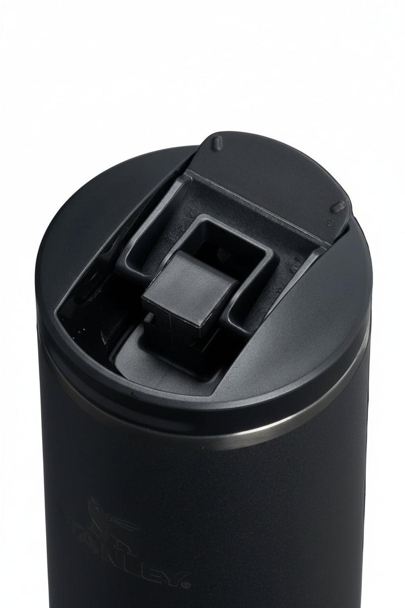 Stanley - The AeroLight™ Transit Bottle in Black 2.0 (20oz)
