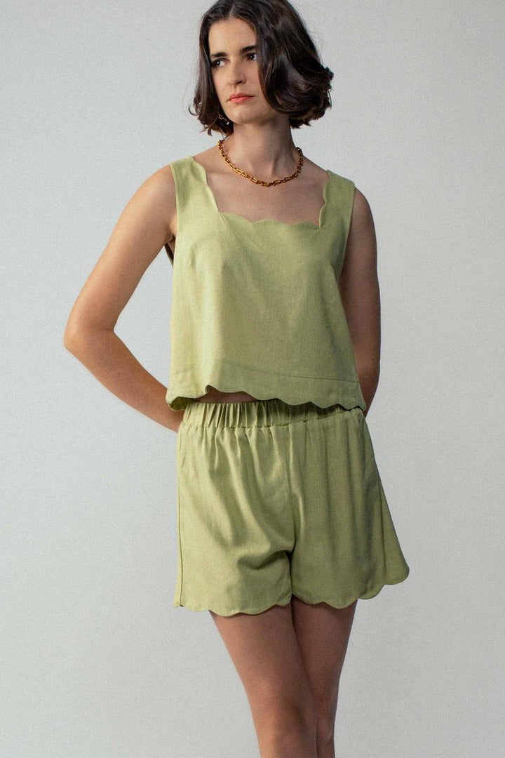 Urban Daizy - Scallop Edge Linen Blend Pull-On Summer Shorts in Lite Kiwi