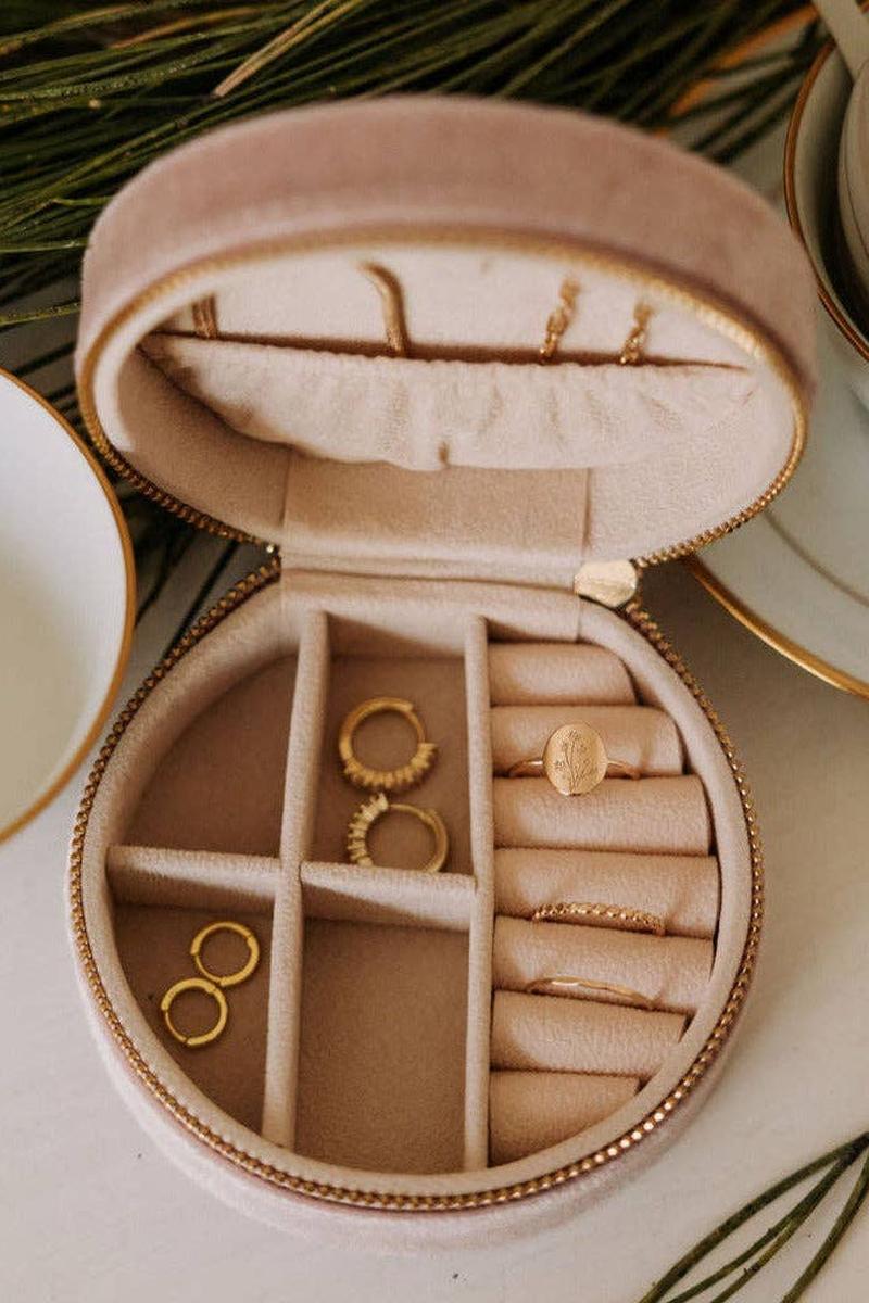 Mauve Jewelry Co. - Jewelry Case