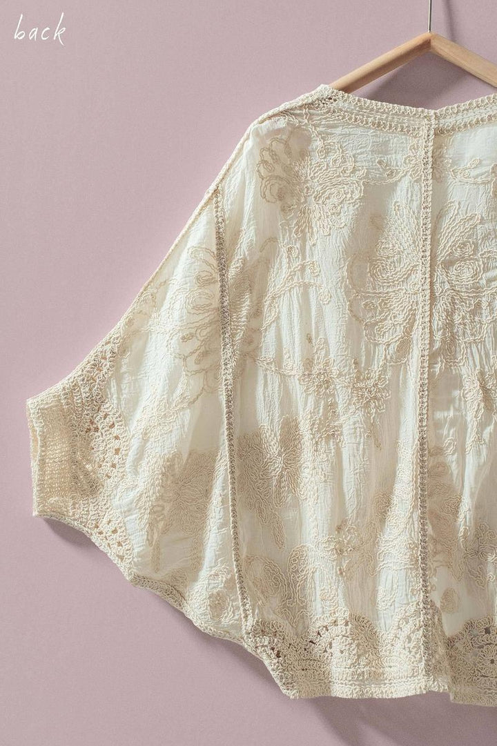 Urban Daizy - Embroidered Lace Button Front Top in Natural