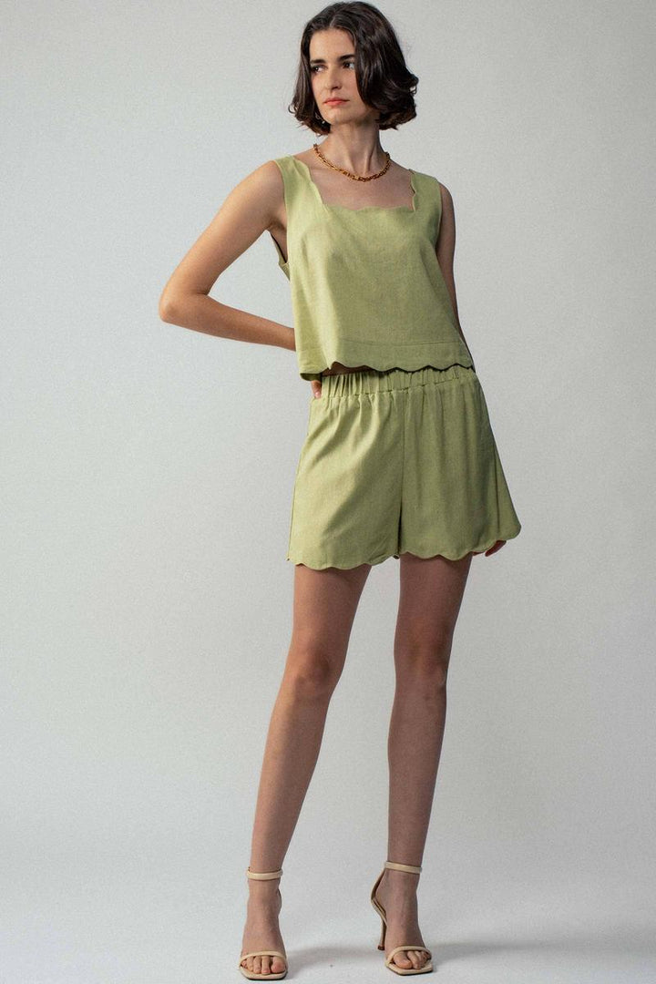 Urban Daizy - Scallop Edge Linen Blend Pull-On Summer Shorts in Lite Kiwi