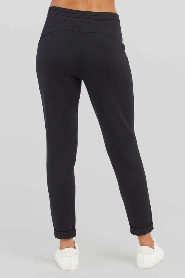 SPANX - AirEssentials Tapered Pant in Very Black – Blue Ox Boutique