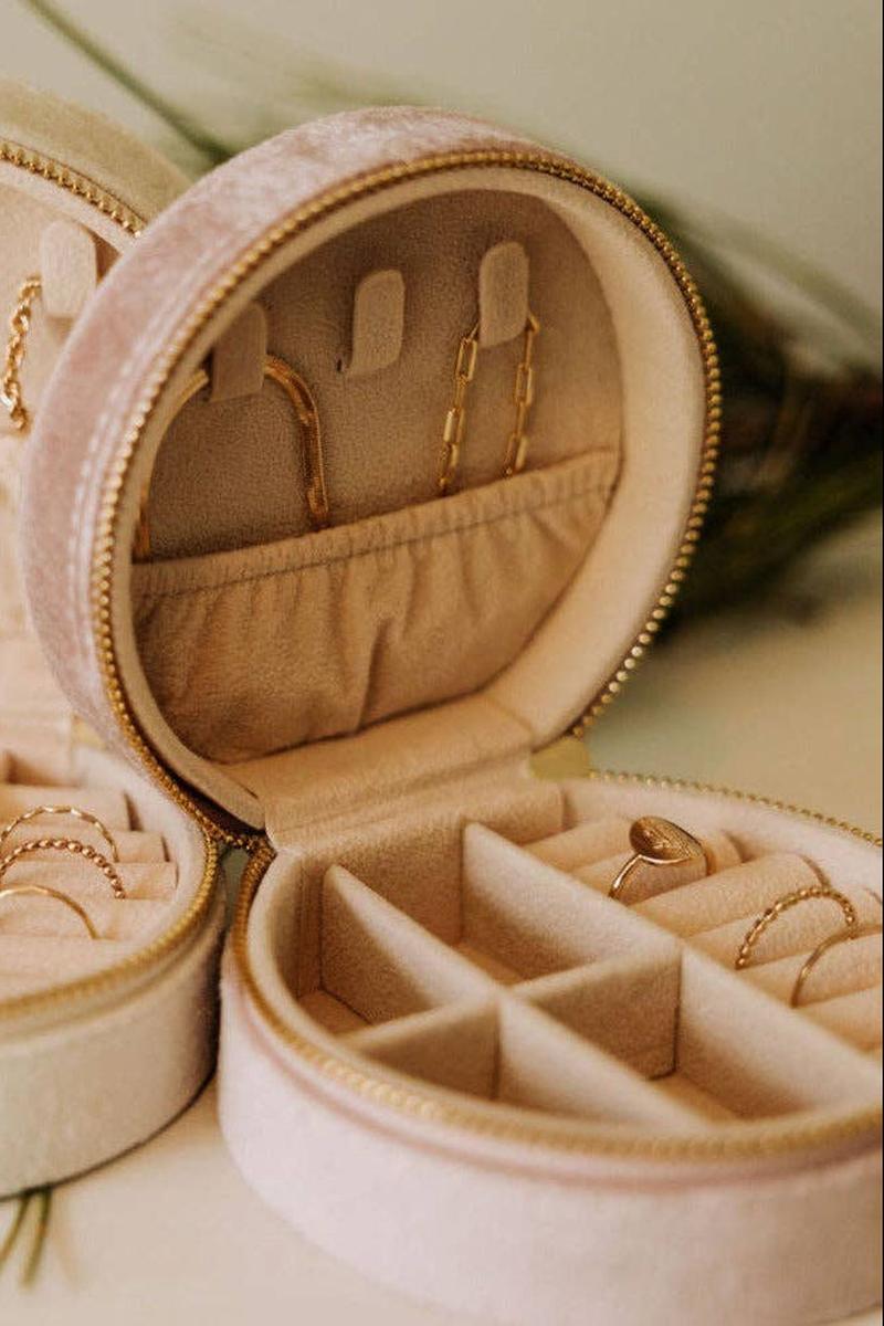 Mauve Jewelry Co. - Jewelry Case