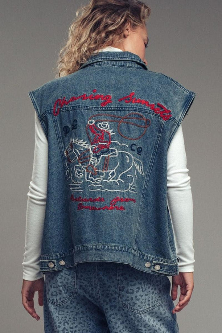 Urban Daizy - Western Sunset Embroidered Denim Vest in Denim Blue