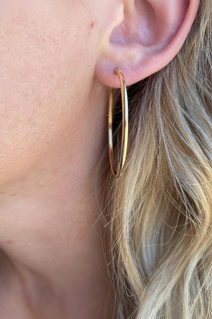 GoldFi - Hollow Continuous Hoop Earrings in Gold - 40mm