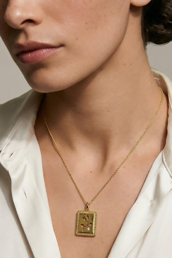 GoldFi - 18k Gold Filled Flower Plaque Necklace