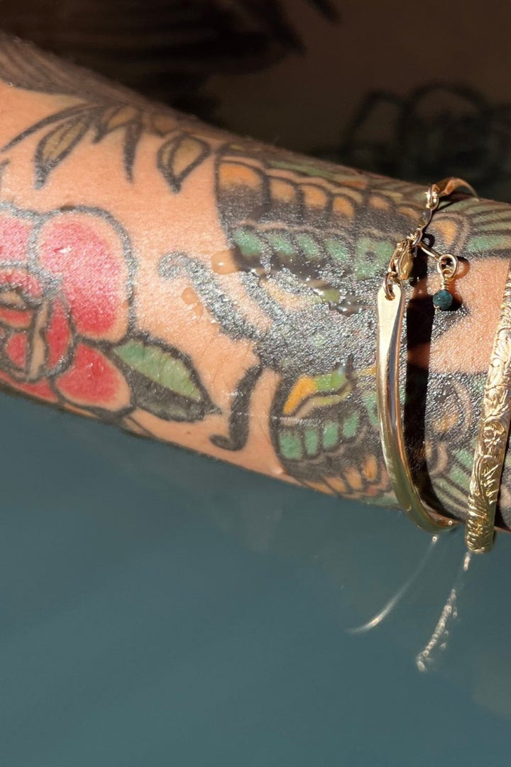 In Situ Jewelry - Anini Bracelet in Gold and Blue Larimar