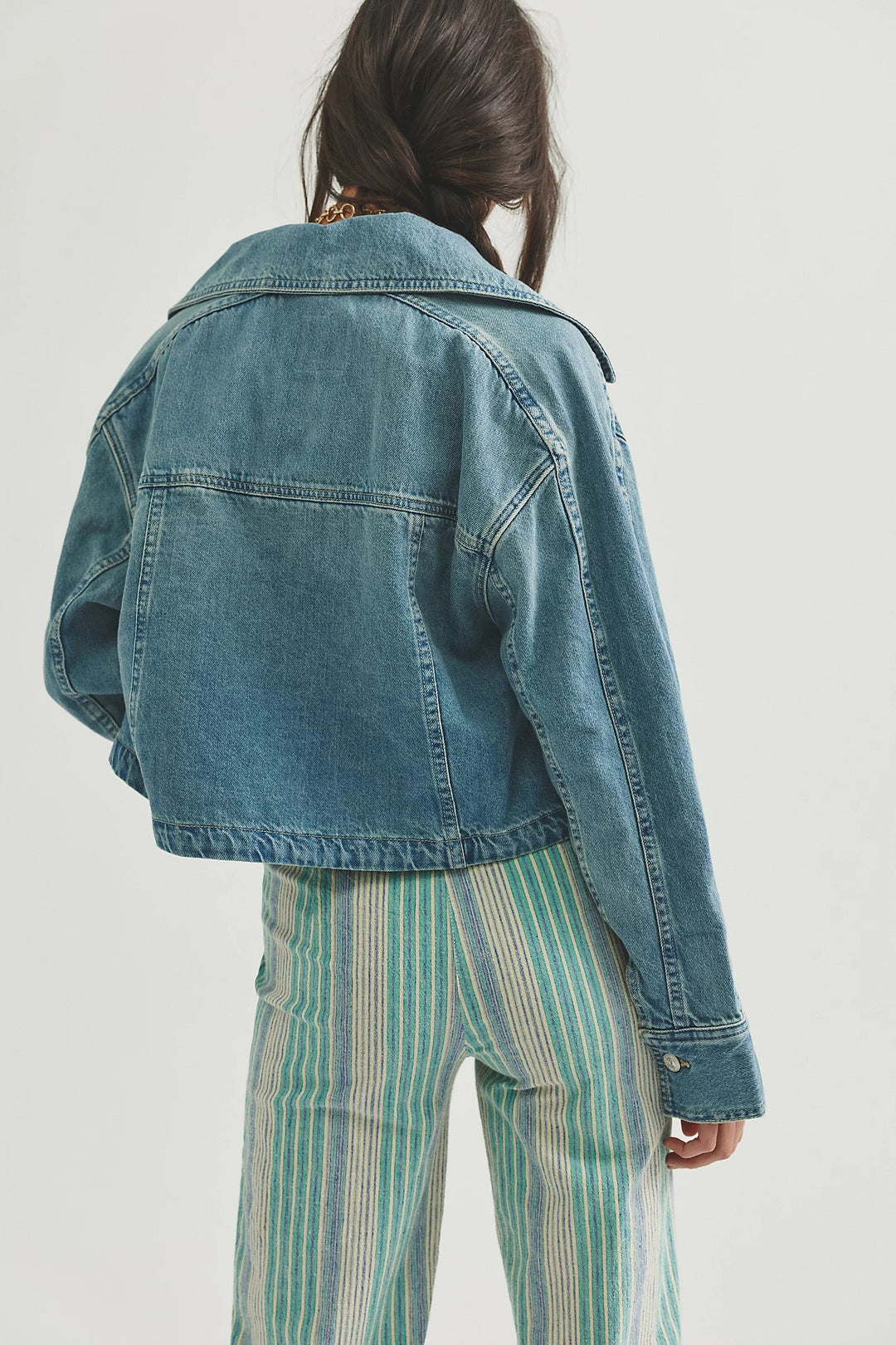 Free People - We The Free Side To Side Cropped Denim Jacket in River Wash