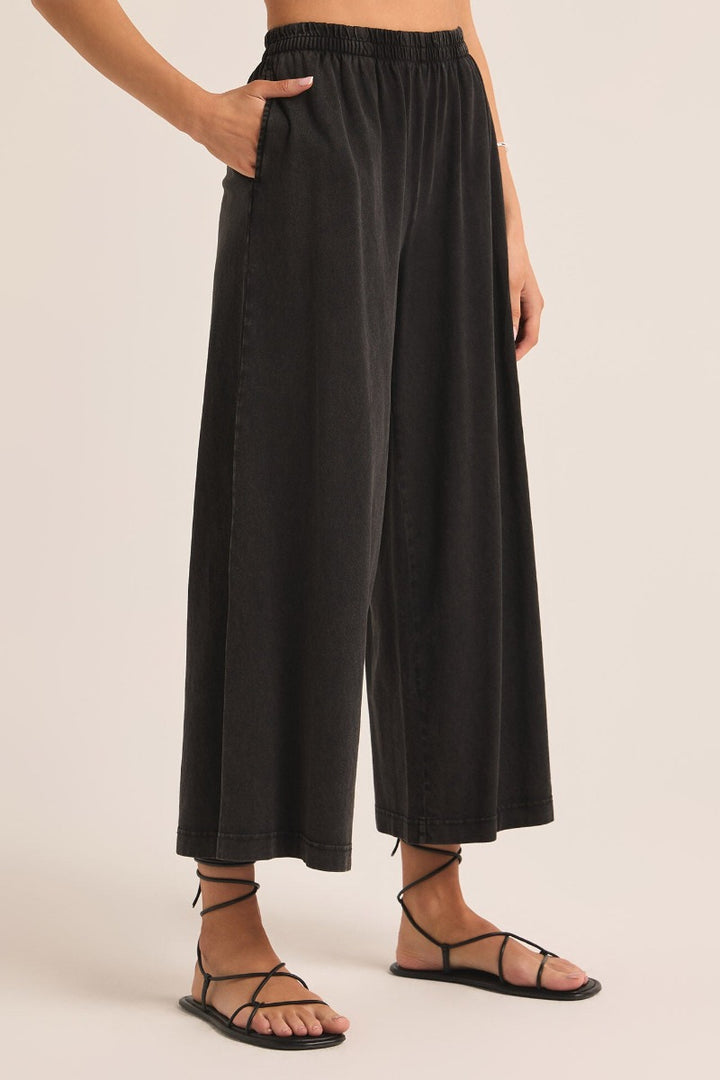 Z Supply - Scout Jersey Flare Pocket Pant in Black