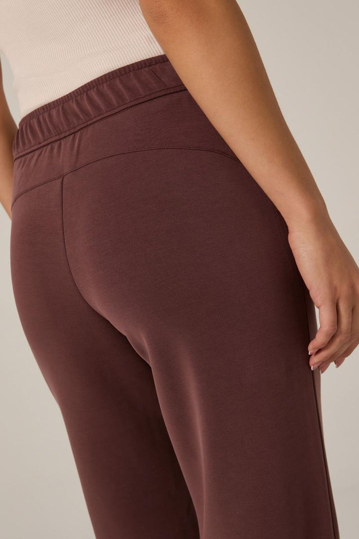 7DIAMONDS - REV™ Straight Leg Pant in Walnut