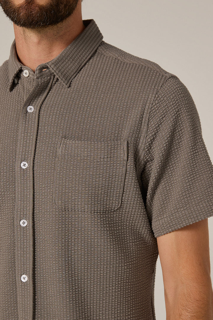 7DIAMONDS - Bennet Seersucker Stretch Short Sleeve Shirt