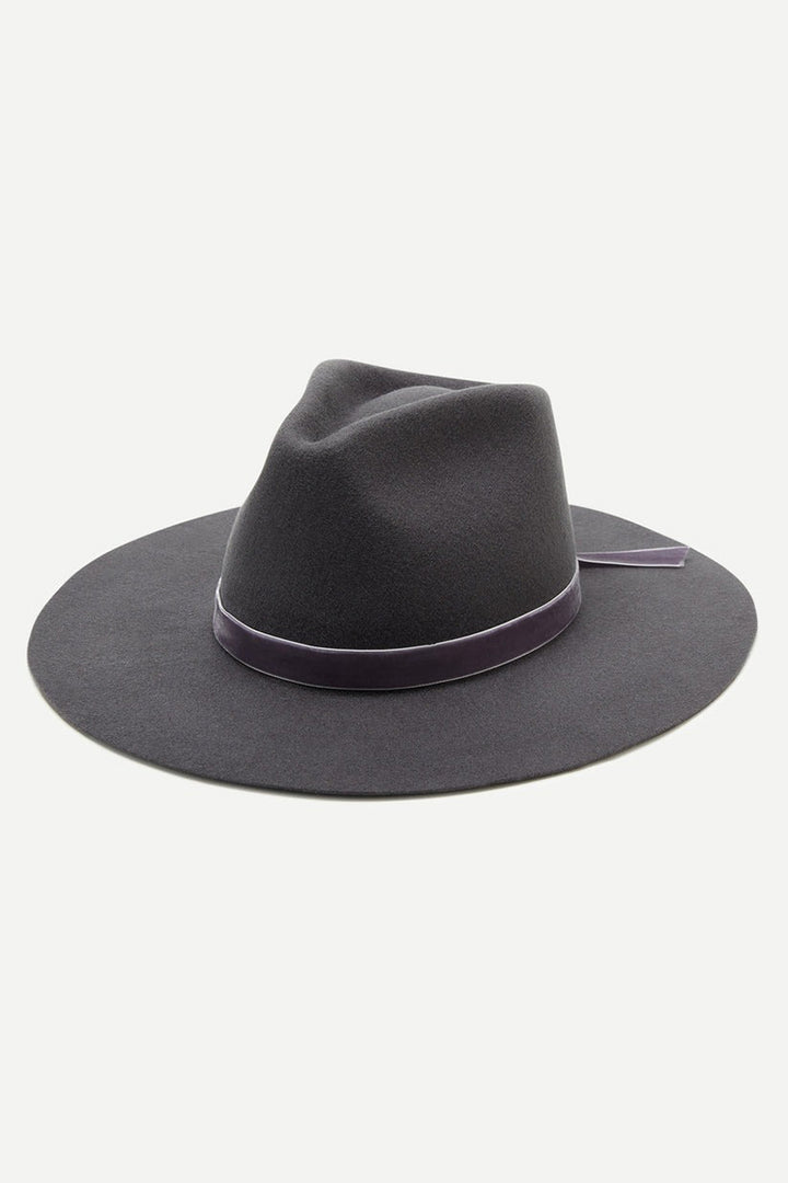 Wyeth - Sloane in "Dark Grey"
