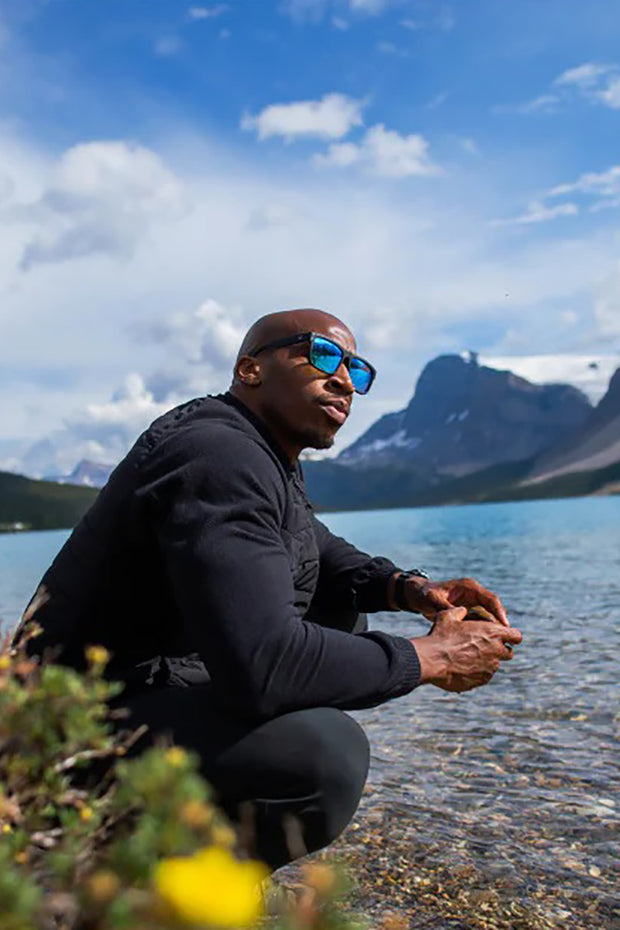 I-SEA - V Lander in "Black Soft Touch Rubber / Mirror Polarized"